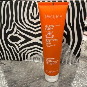 Pacifica GLOW BABY Brightening Face Wash AHA vit C & Vanilla